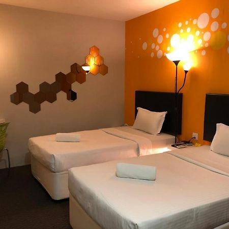 Hotel Zamburger Bliss Johor Bahru Bagian luar foto
