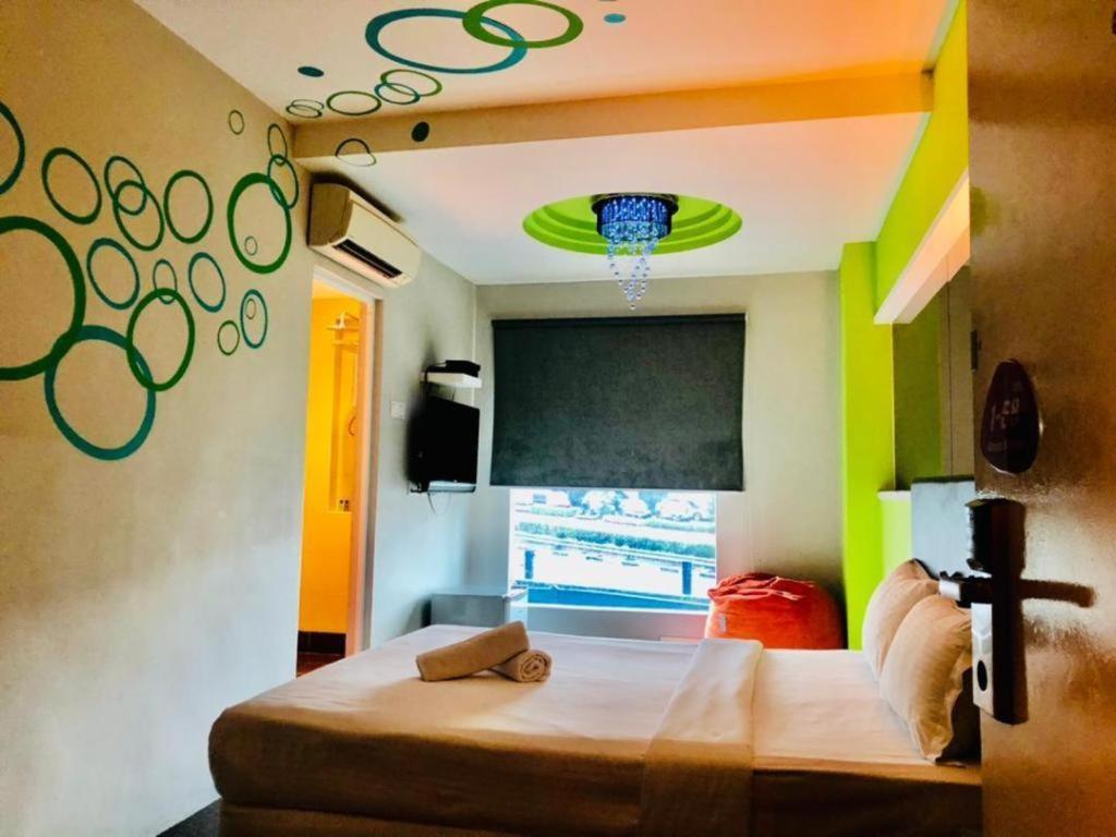 Hotel Zamburger Bliss Johor Bahru Bagian luar foto