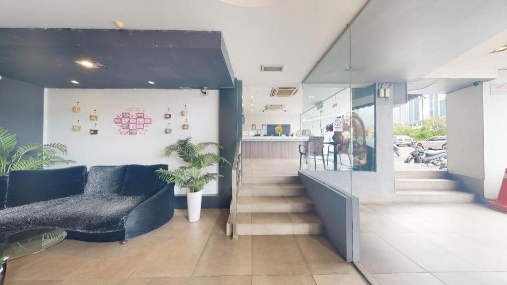 Hotel Zamburger Bliss Johor Bahru Bagian luar foto