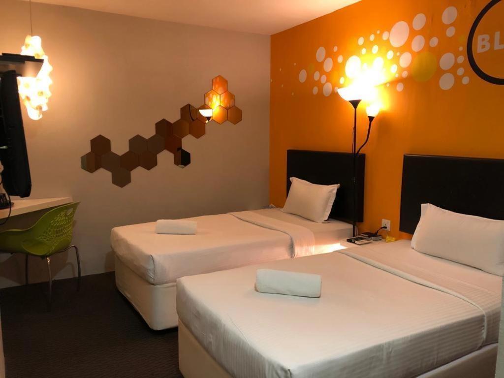 Hotel Zamburger Bliss Johor Bahru Bagian luar foto